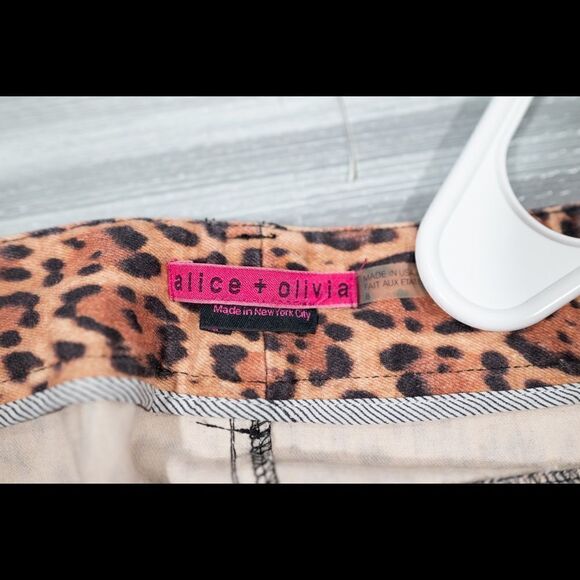 ALICE + Olivia • leopard pants - Picture 2 of 6